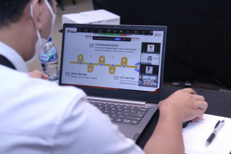 E0608A43-3C8A-447F-9F7C-926E494FAC34