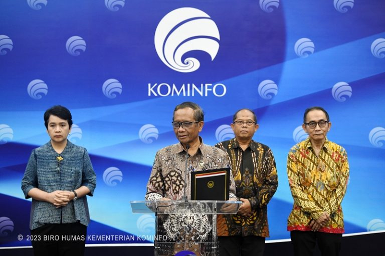 Kominfo Plt Menteri Mahfud