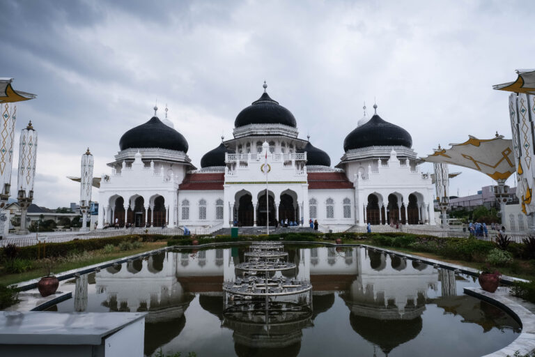 Masjid Raya Baiturrahman Aceh (Sumber Wonderful Image Kemenparekraf)